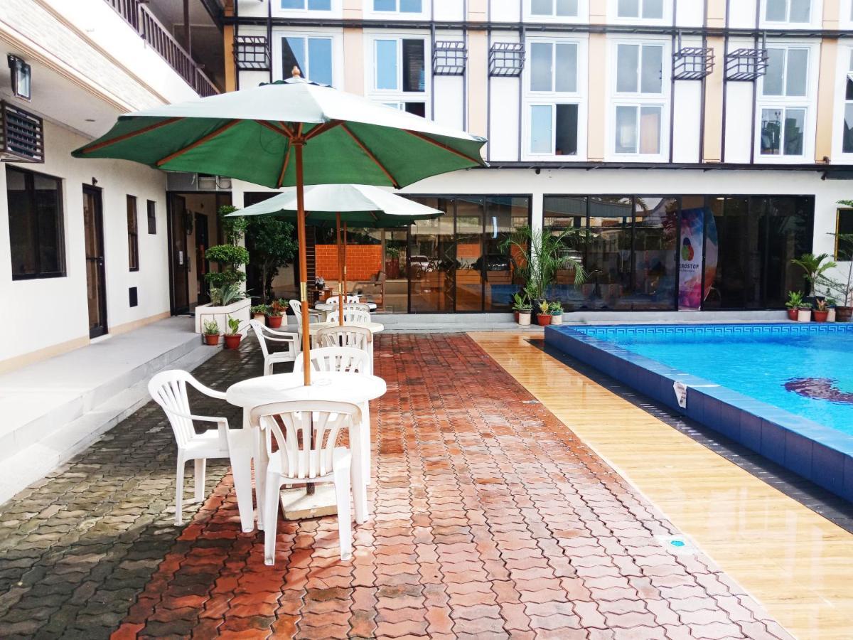 Aerostop Hotel & Restaurant Plaridel  Zewnętrze zdjęcie