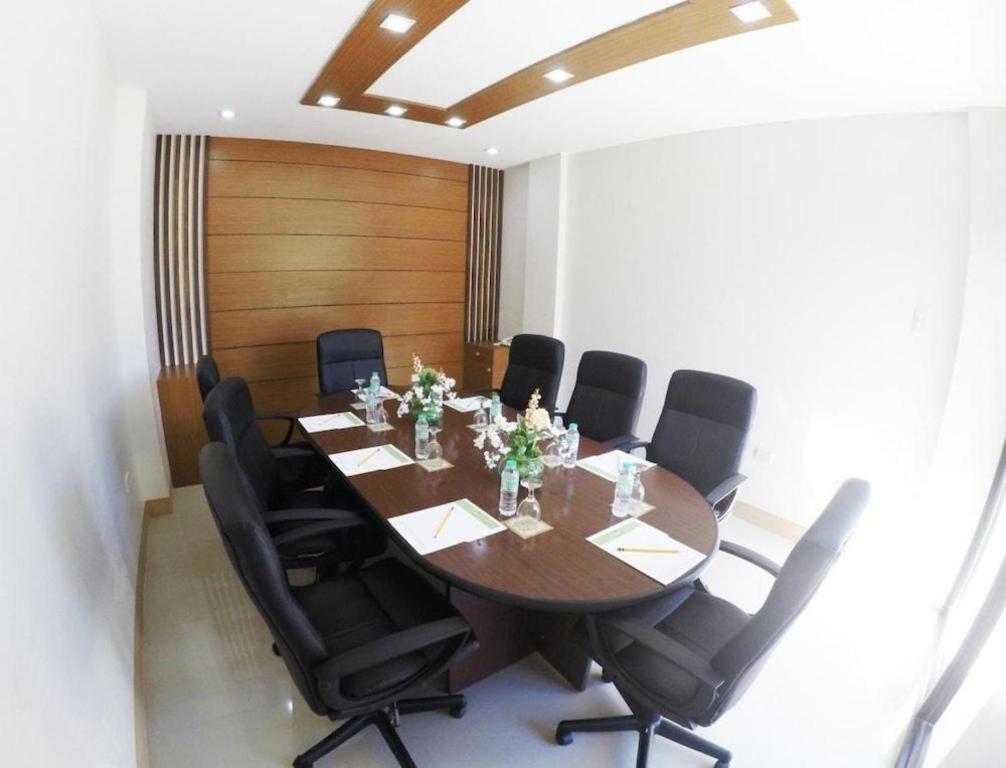 Aerostop Hotel & Restaurant Plaridel  Zewnętrze zdjęcie