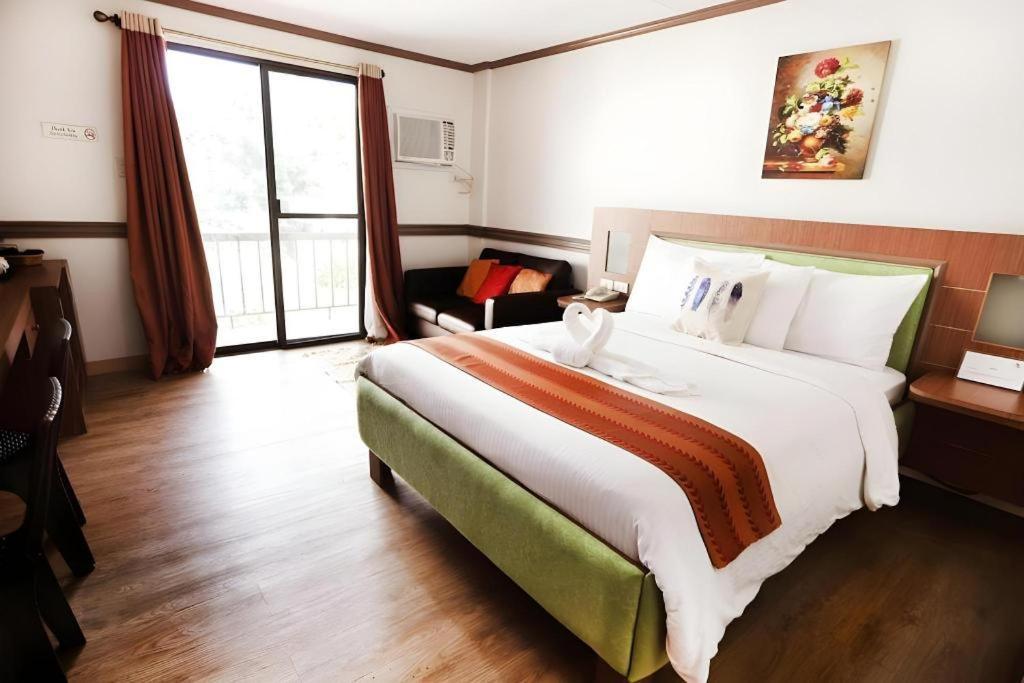 Aerostop Hotel & Restaurant Plaridel  Zewnętrze zdjęcie