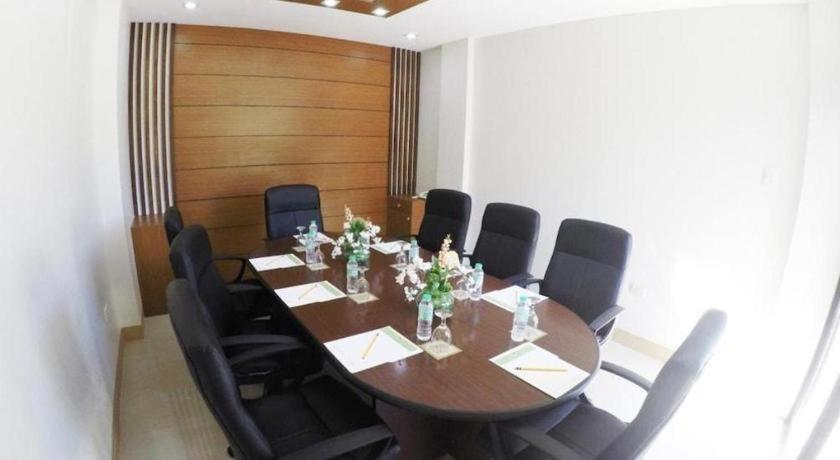 Aerostop Hotel & Restaurant Plaridel  Zewnętrze zdjęcie